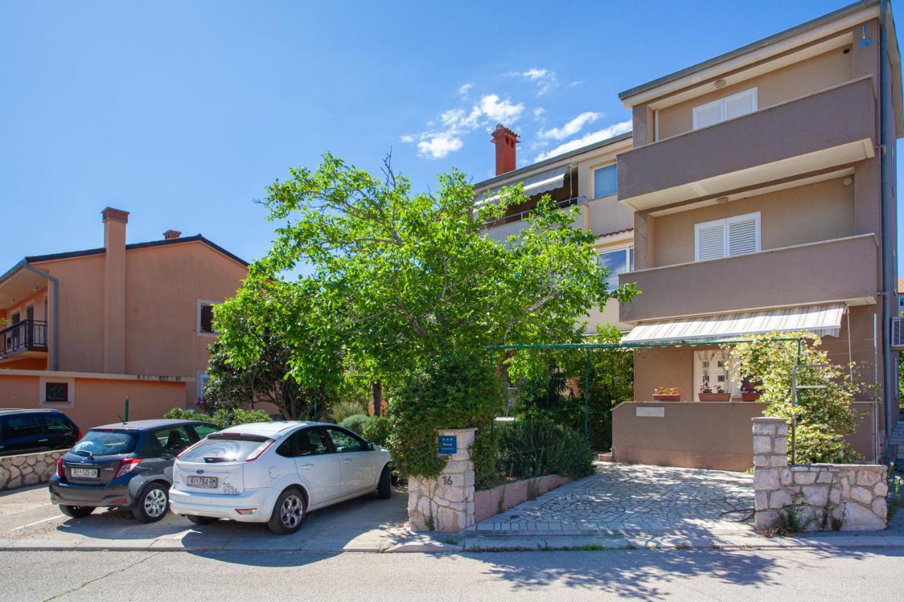Apartment Rajci Cres Zewnętrze zdjęcie